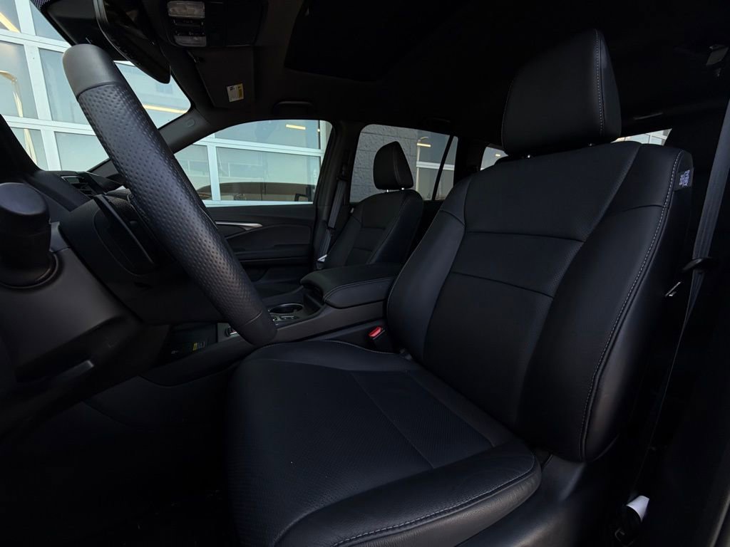Used 2025 Honda Passport EX-L image 4