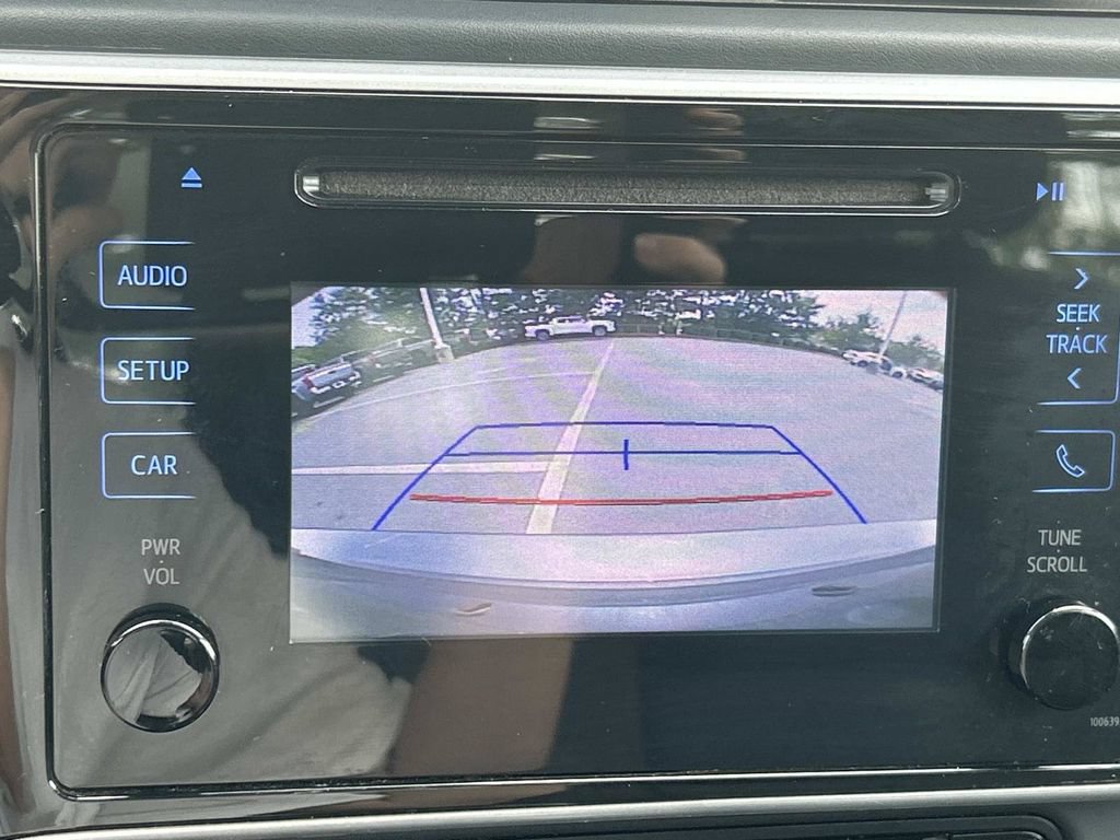 Used 2018 Toyota Corolla LE FWD image 32