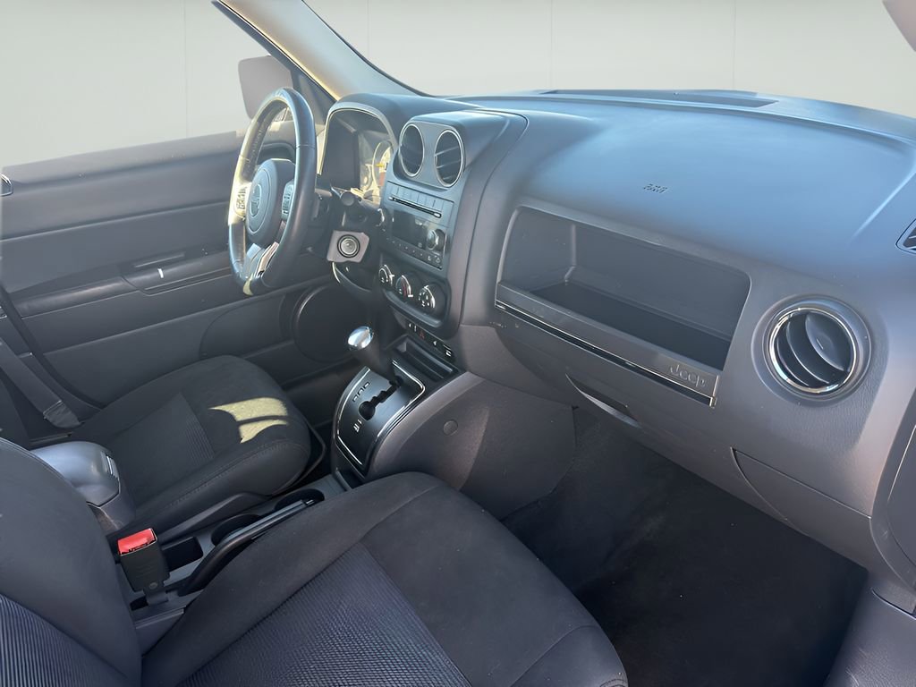 Used 2015 Jeep Patriot Latitude image 11