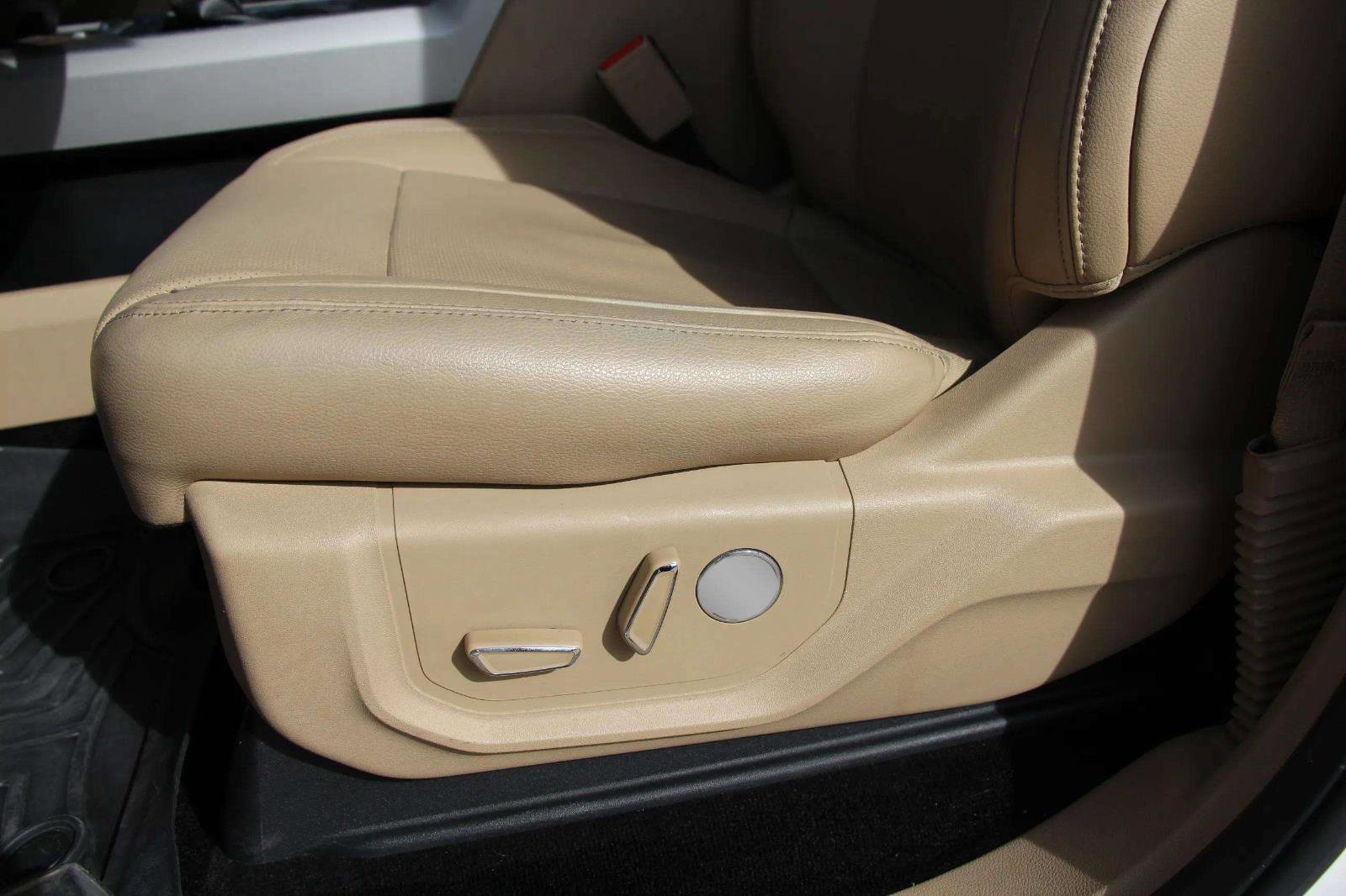 Used 2016 Ford F150 Lariat image 21