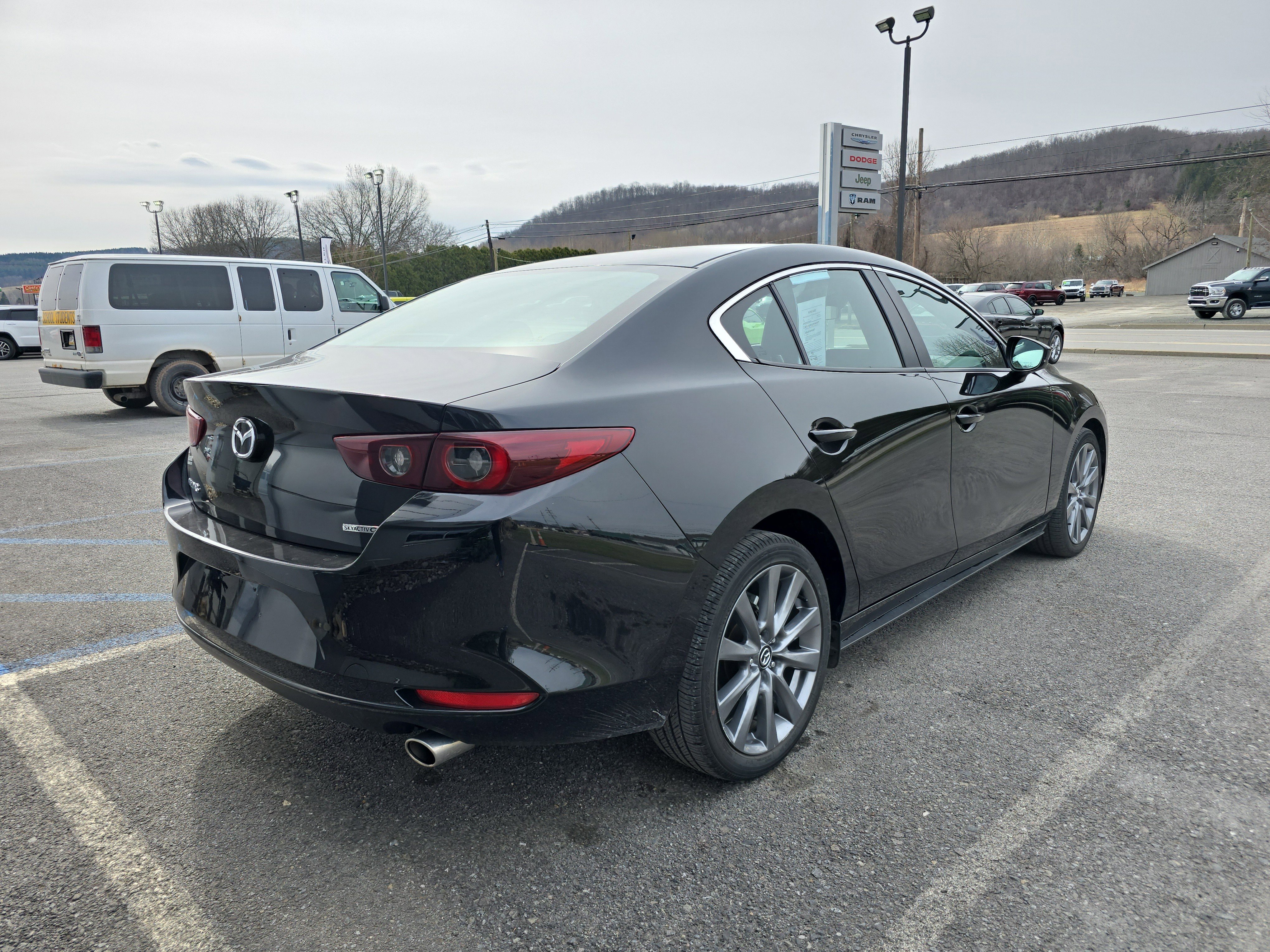 Used 2025 MAZDA MAZDA3 s FWD image 3