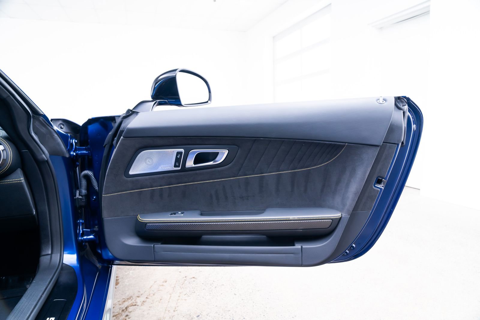 Used 2020 Mercedes-Benz AMG GT R image 19