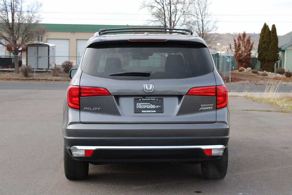 Used 2017 Honda Pilot Touring image 4