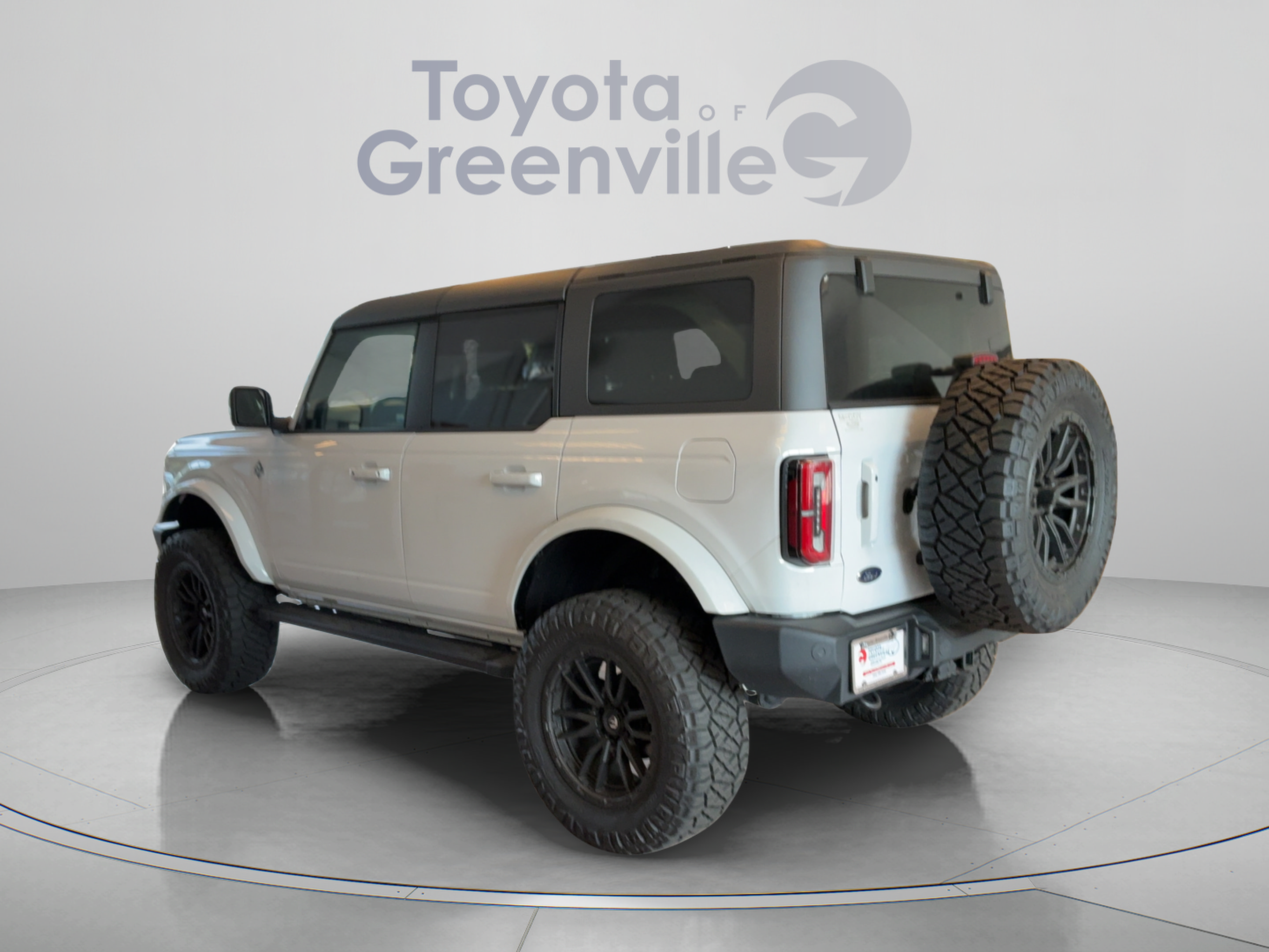 Used 2024 Ford Bronco Outer Banks AWD/4WD image 4