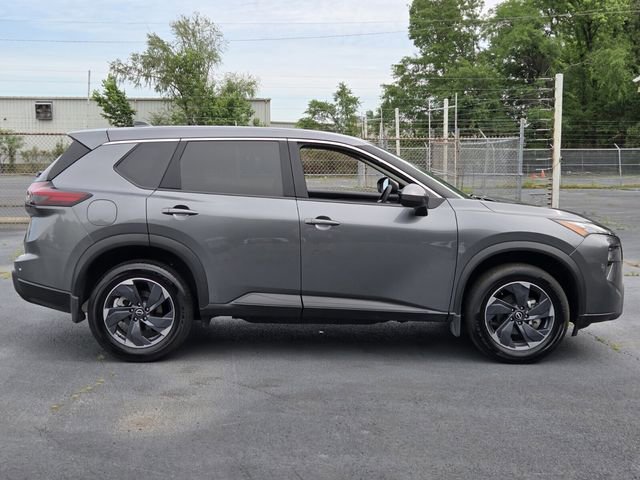 Used 2025 Nissan Rogue SV FWD image 6