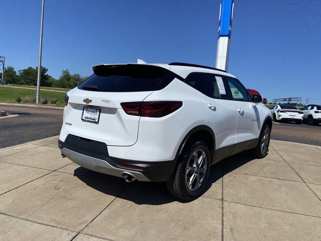 Used 2024 Chevrolet Blazer LT w/ Convenience Package FWD image 11
