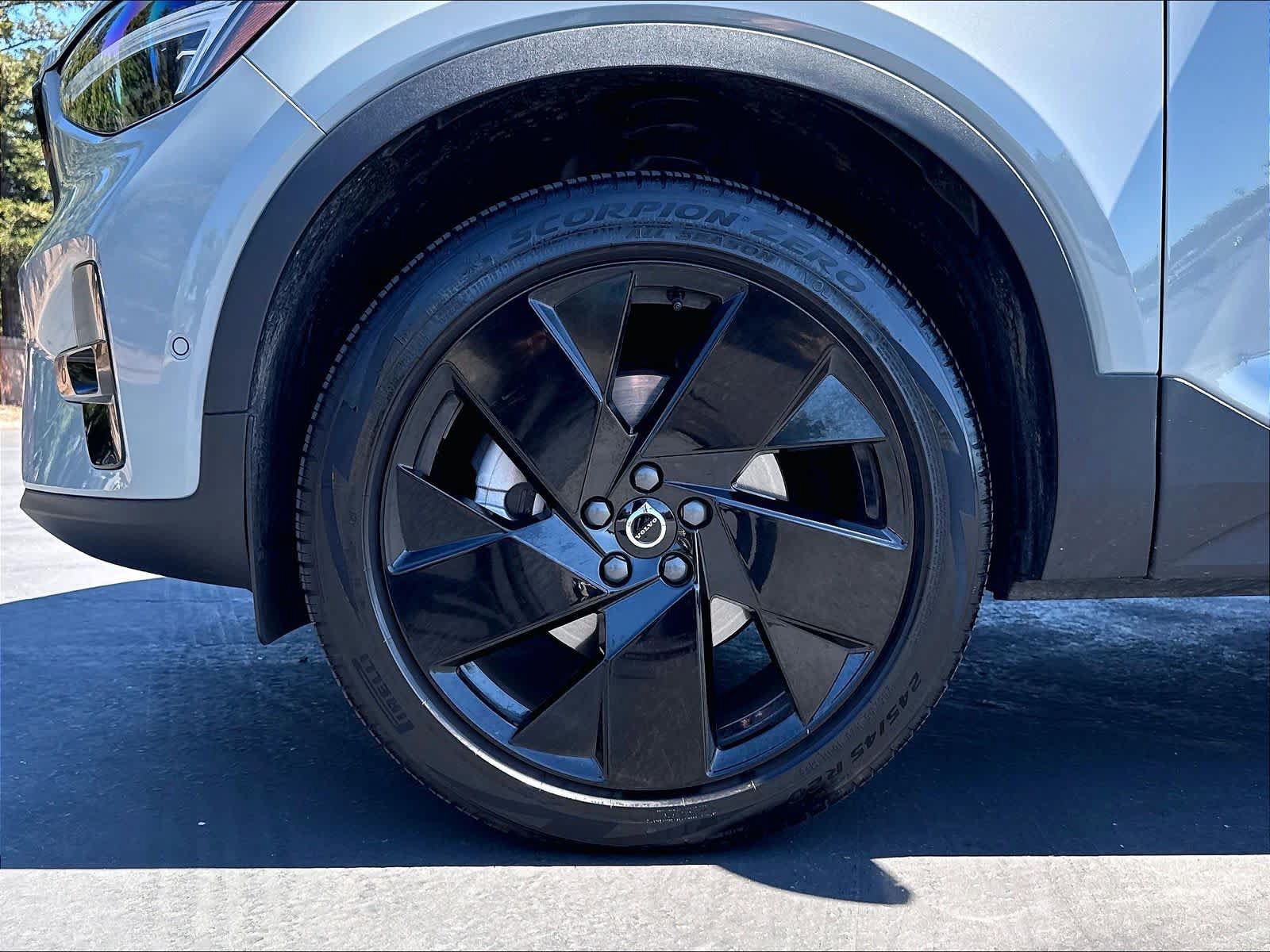 Used 2026 Volvo XC40 B5 Ultra w/ Climate Package AWD/4WD image 12