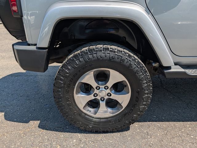 Used 2017 Jeep Wrangler Unlimited Sahara w/ Connectivity Group AWD/4WD image 7