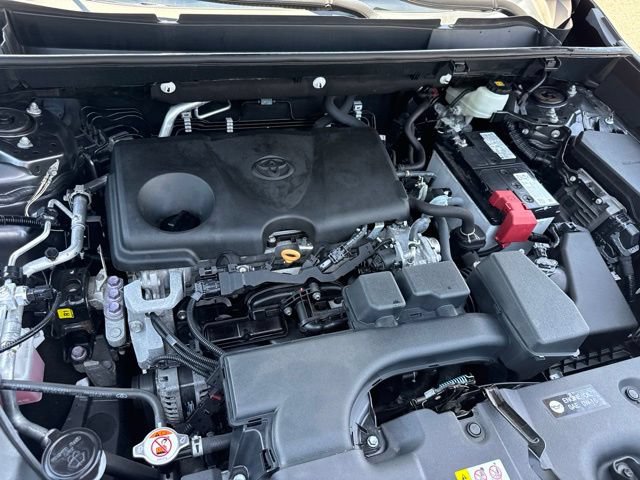 Used 2023 Toyota RAV4 LE AWD/4WD image 30
