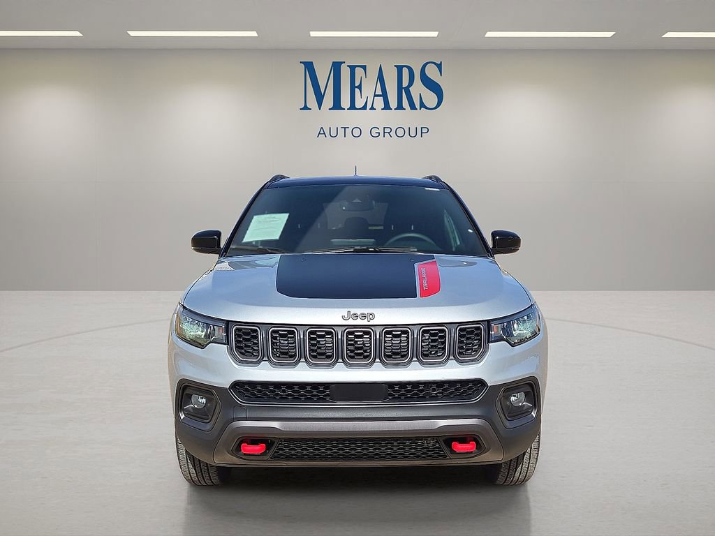 Used 2024 Jeep Compass Trailhawk image 8