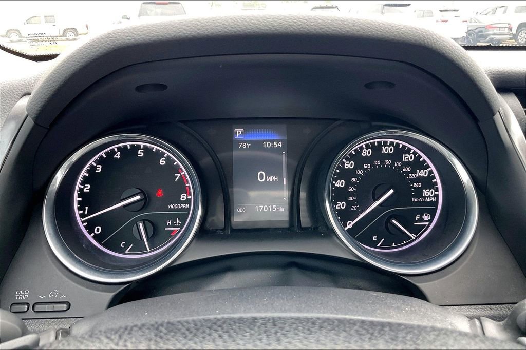 Used 2020 Toyota Camry SE FWD image 12