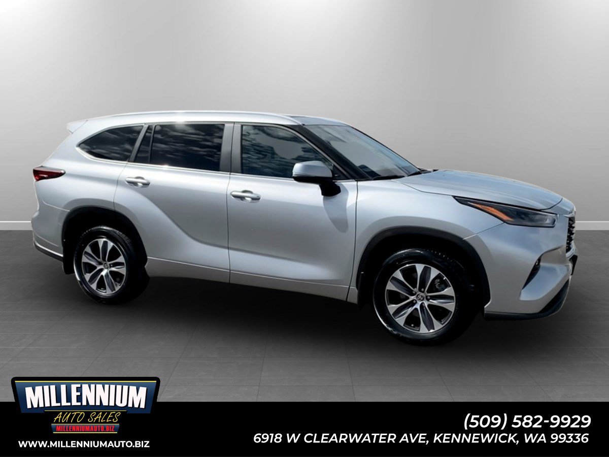 Used 2024 Toyota Highlander XLE