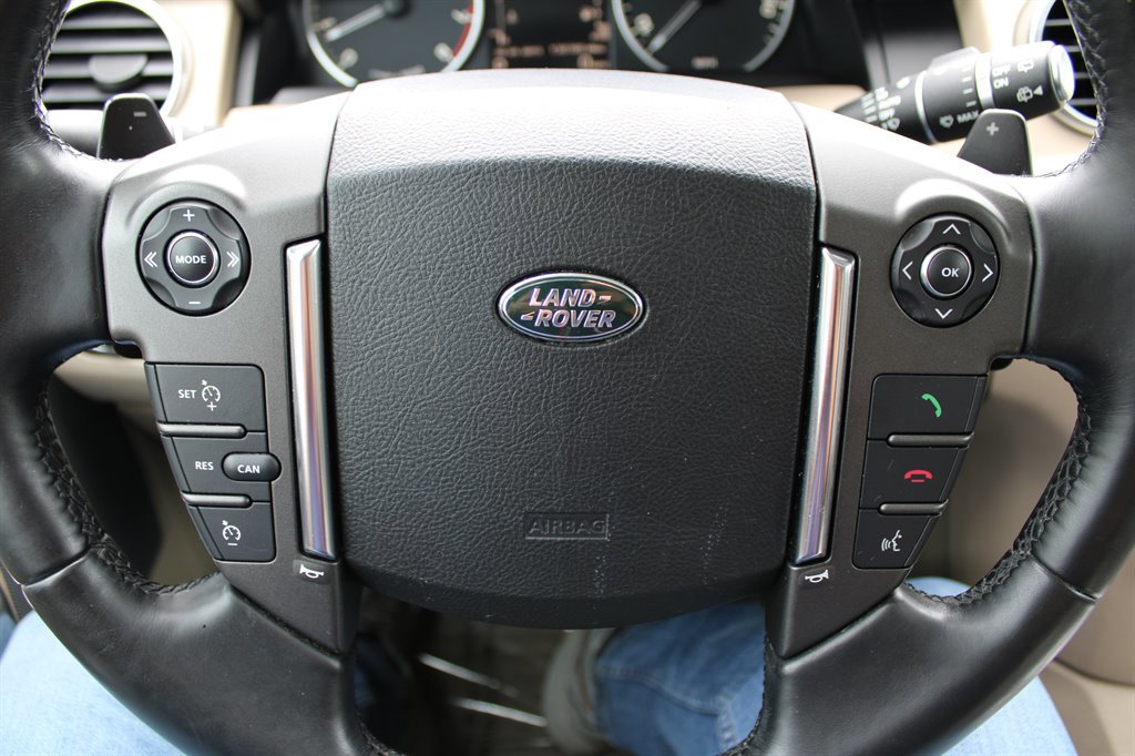Used 2015 Land Rover LR4 HSE LUX image 37