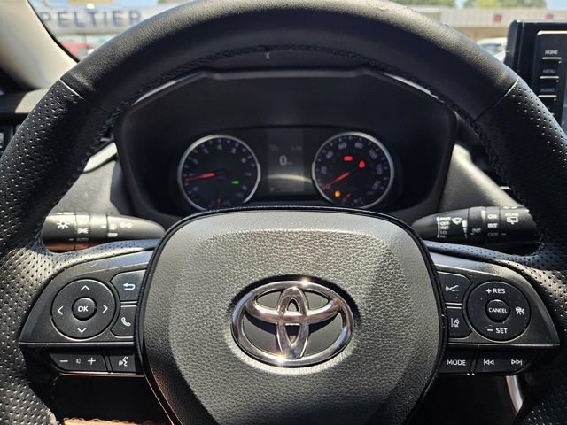 Used 2019 Toyota RAV4 XLE w/ Convenience Package FWD image 35