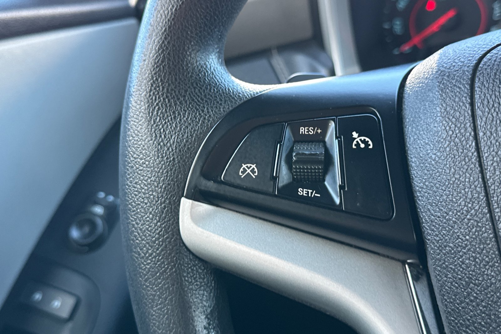 Used 2015 Chevrolet Camaro LS RWD image 33