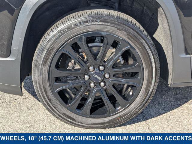 Used 2023 GMC Acadia SLE w/ Elevation Edition image 9