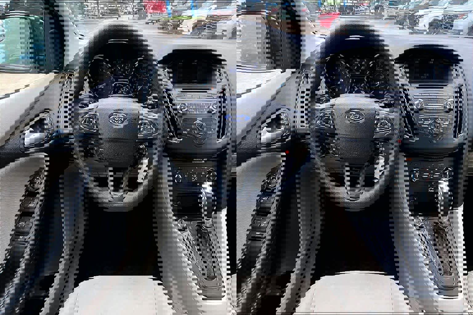 Used 2015 Ford Focus SE image 6