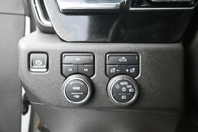 Used 2025 Chevrolet Silverado 2500 LT AWD/4WD image 13