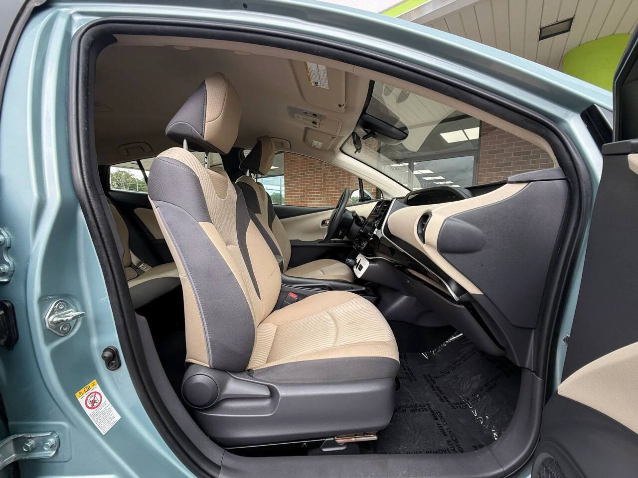 Used 2018 Toyota Prius Two w/ Prius Two Safety Plus Package FWD image 7