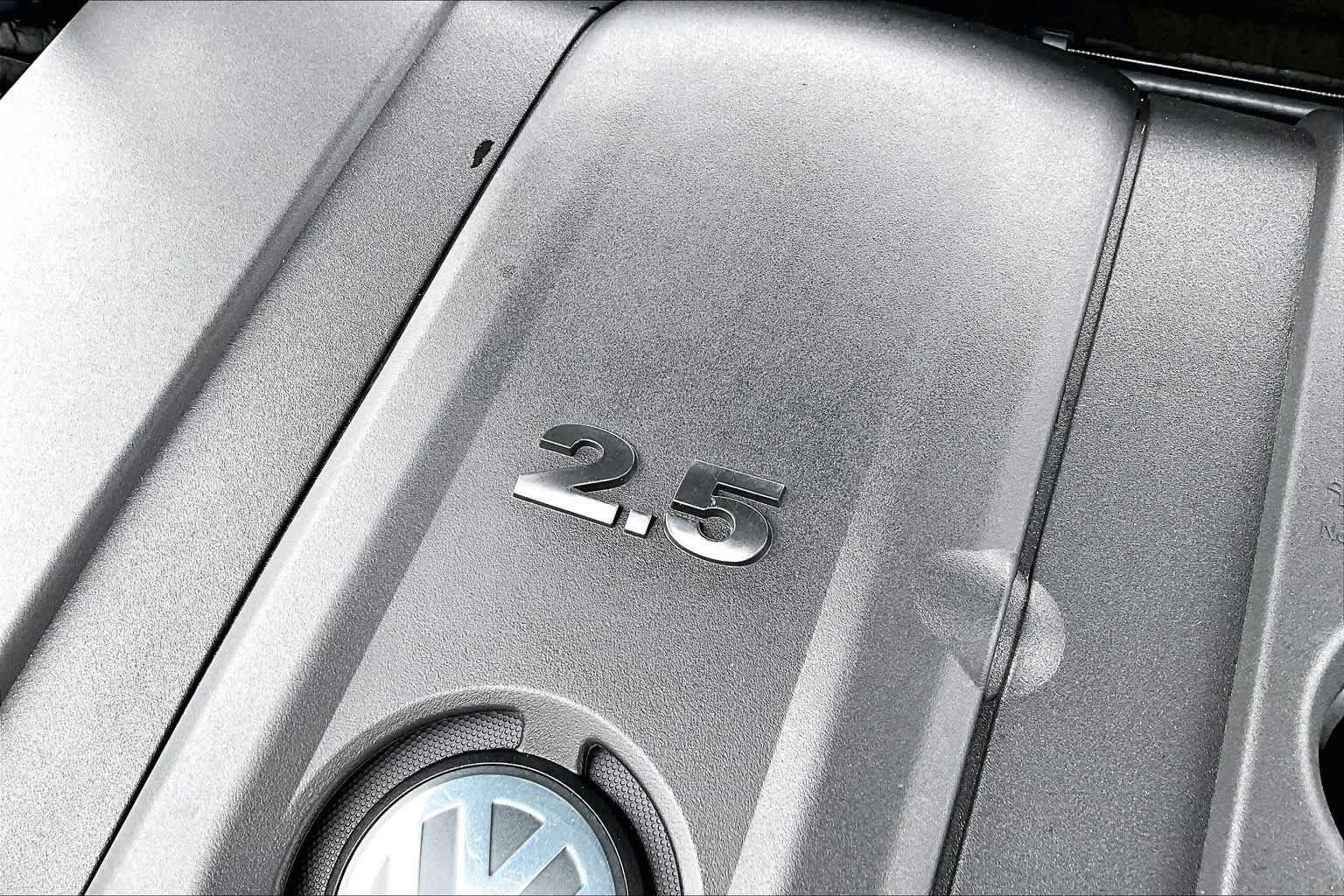 Used 2012 Volkswagen Golf 4-Door FWD image 33