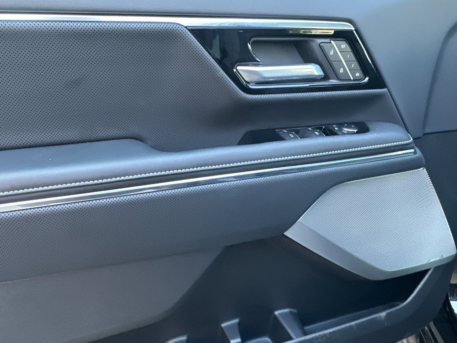 New 2025 GMC Sierra EV Denali AWD/4WD image 11