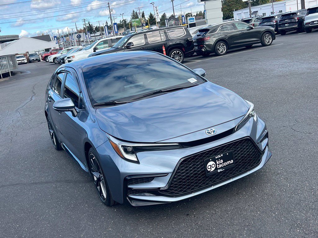 Used 2024 Toyota Corolla SE FWD image 3