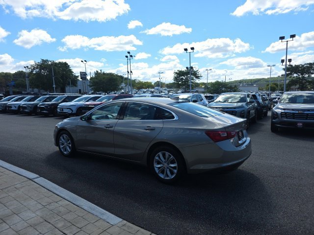 Used 2025 Chevrolet Malibu LT FWD image 4