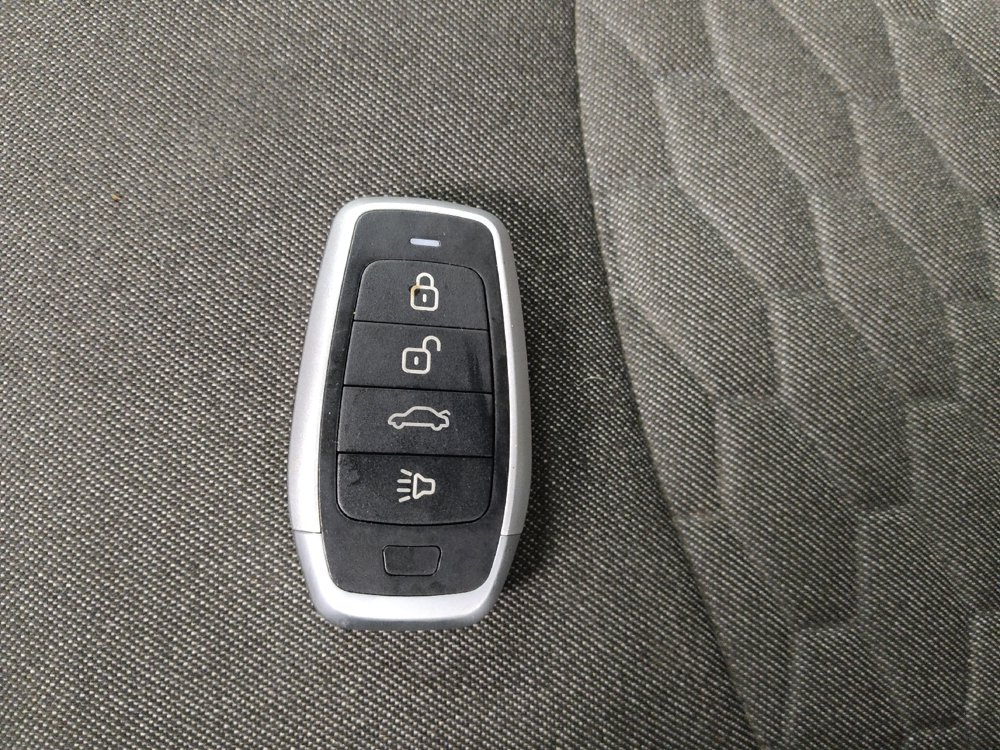 Used 2019 Chevrolet Equinox LT w/ Driver Convenience Package AWD/4WD image 32