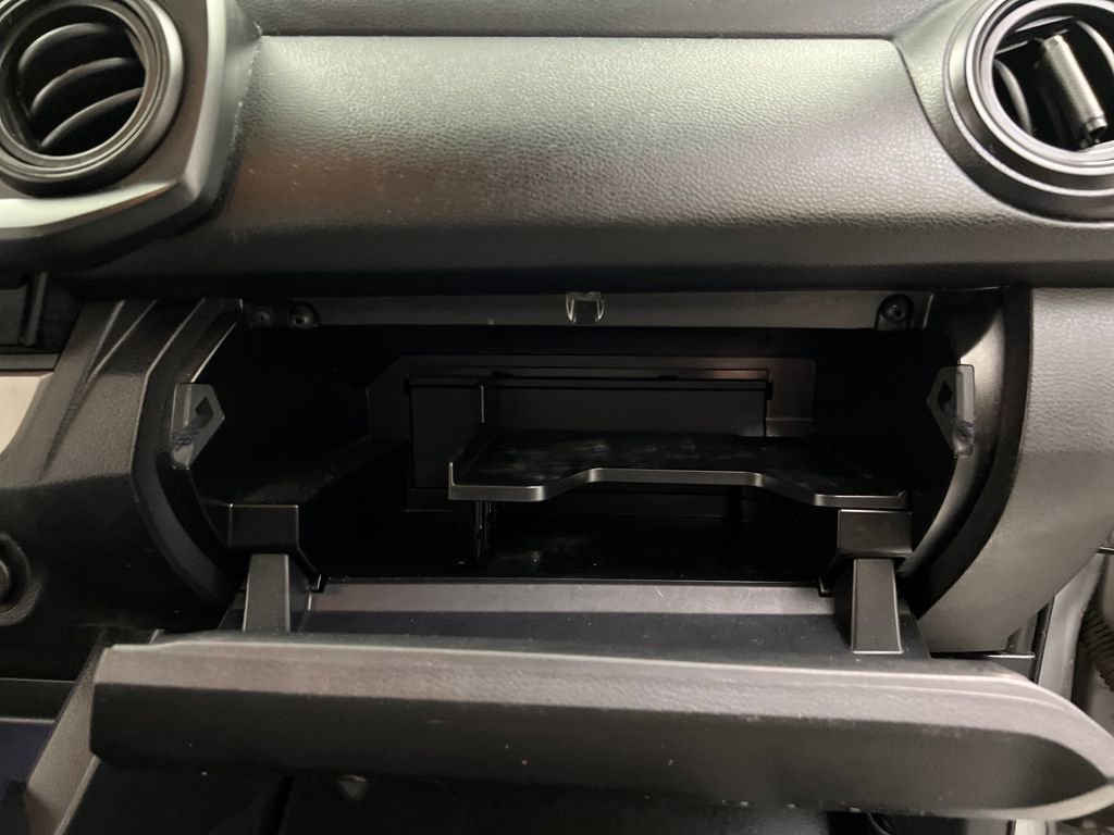 Used 2016 Toyota Tacoma SR image 25