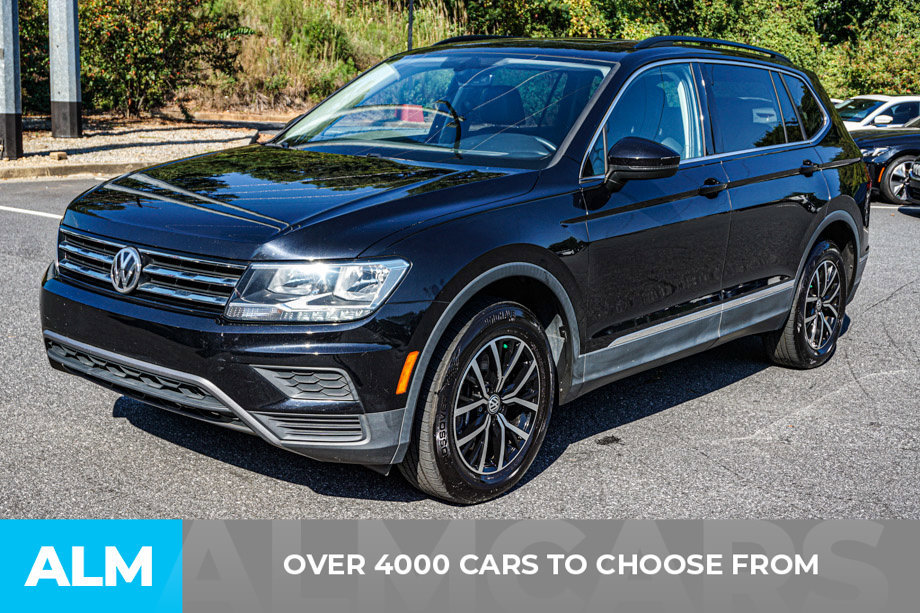 Used 2021 Volkswagen Tiguan SE w/ Panoramic Sunroof Package FWD image 2
