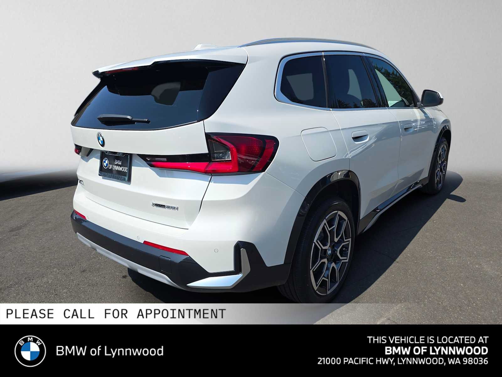 New 2026 BMW X1 xDrive28i w/ Technology Package AWD/4WD image 3