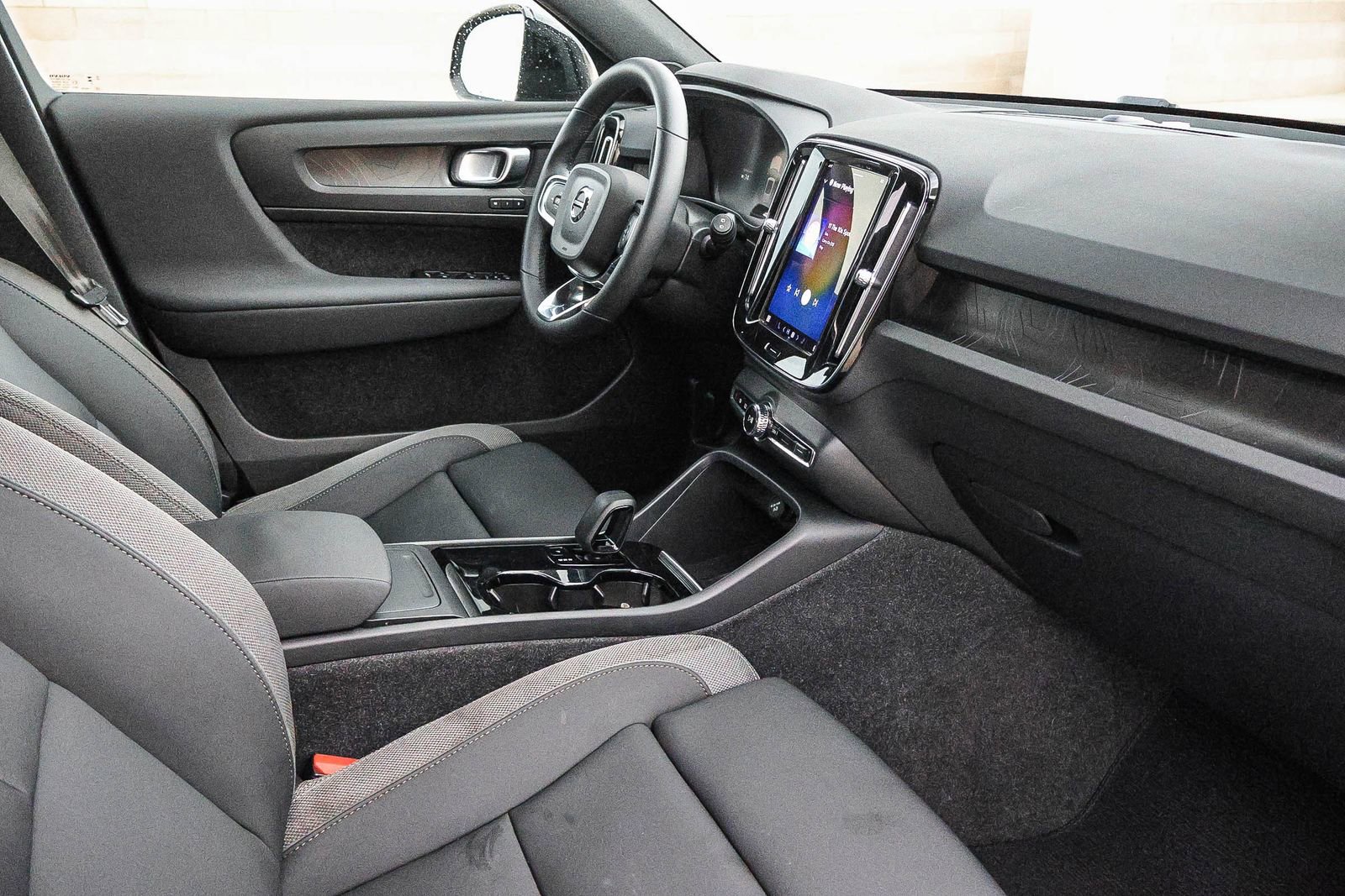 Used 2023 Volvo XC40 Recharge Plus image 19