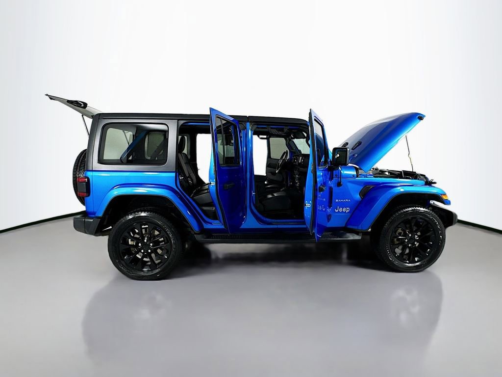 Used 2023 Jeep Wrangler Unlimited Sahara w/ Cold Weather Group AWD/4WD image 31
