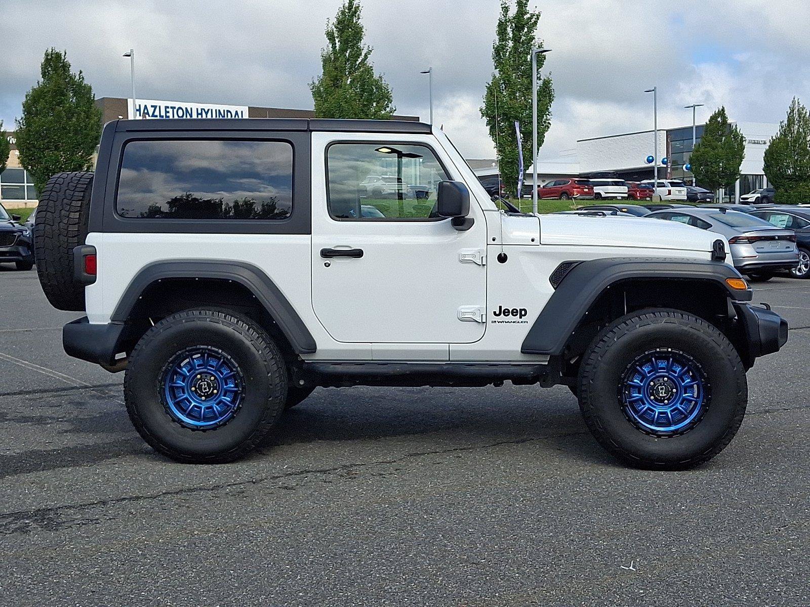 Used 2023 Jeep Wrangler Sport AWD/4WD image 8