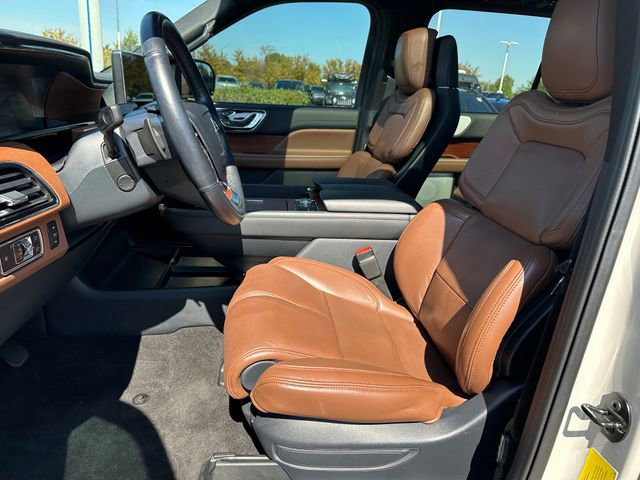 Used 2022 Lincoln Navigator Reserve image 24