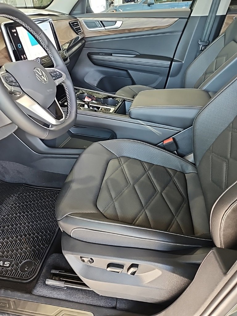 New 2026 Volkswagen Atlas SE image 30