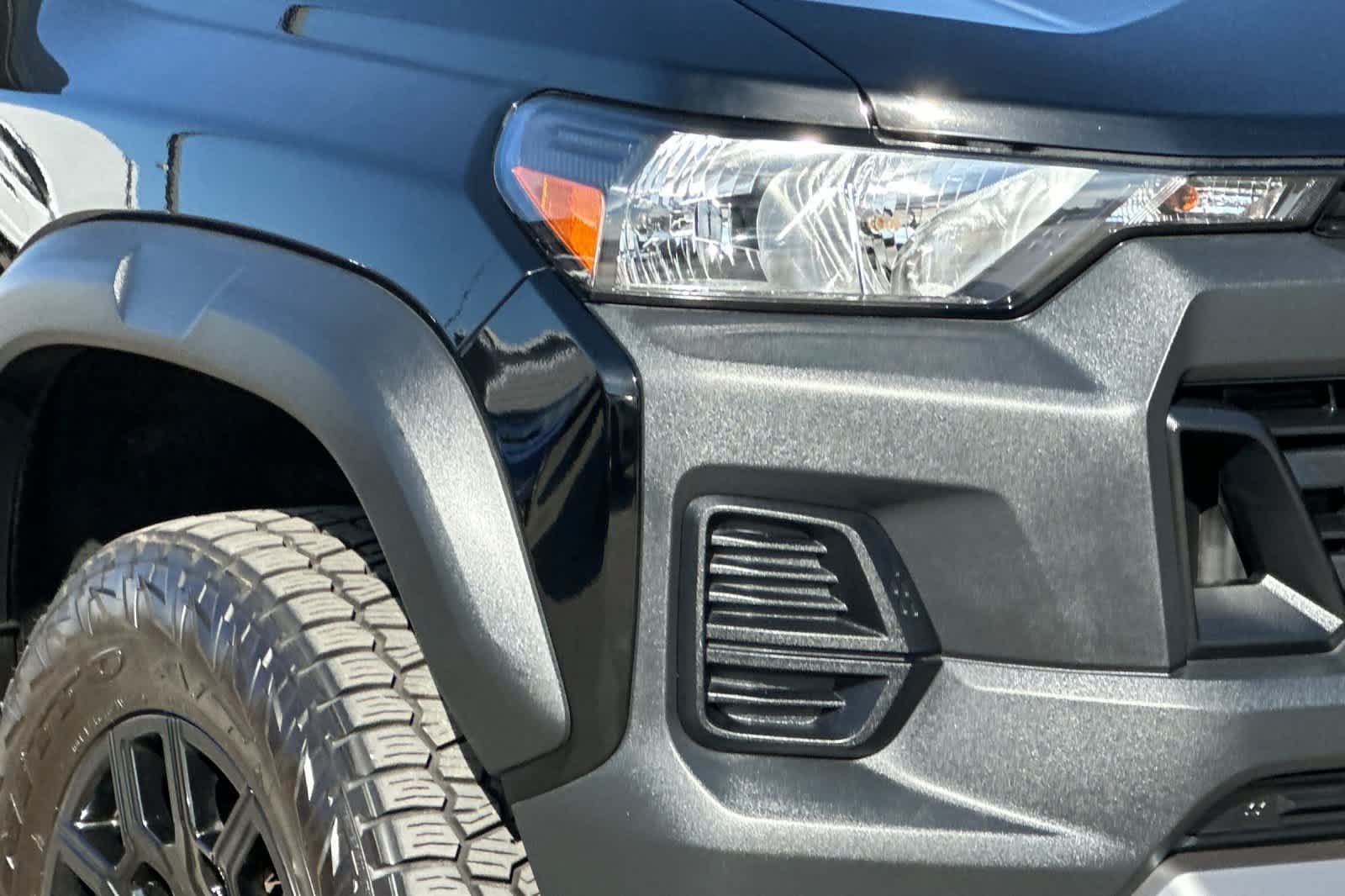 Used 2024 Chevrolet Colorado Trail Boss w/ Advanced Trailering Package AWD/4WD image 32