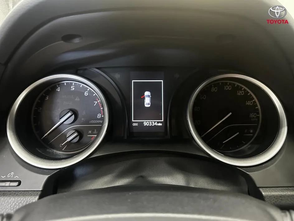 Used 2022 Toyota Camry LE FWD image 11