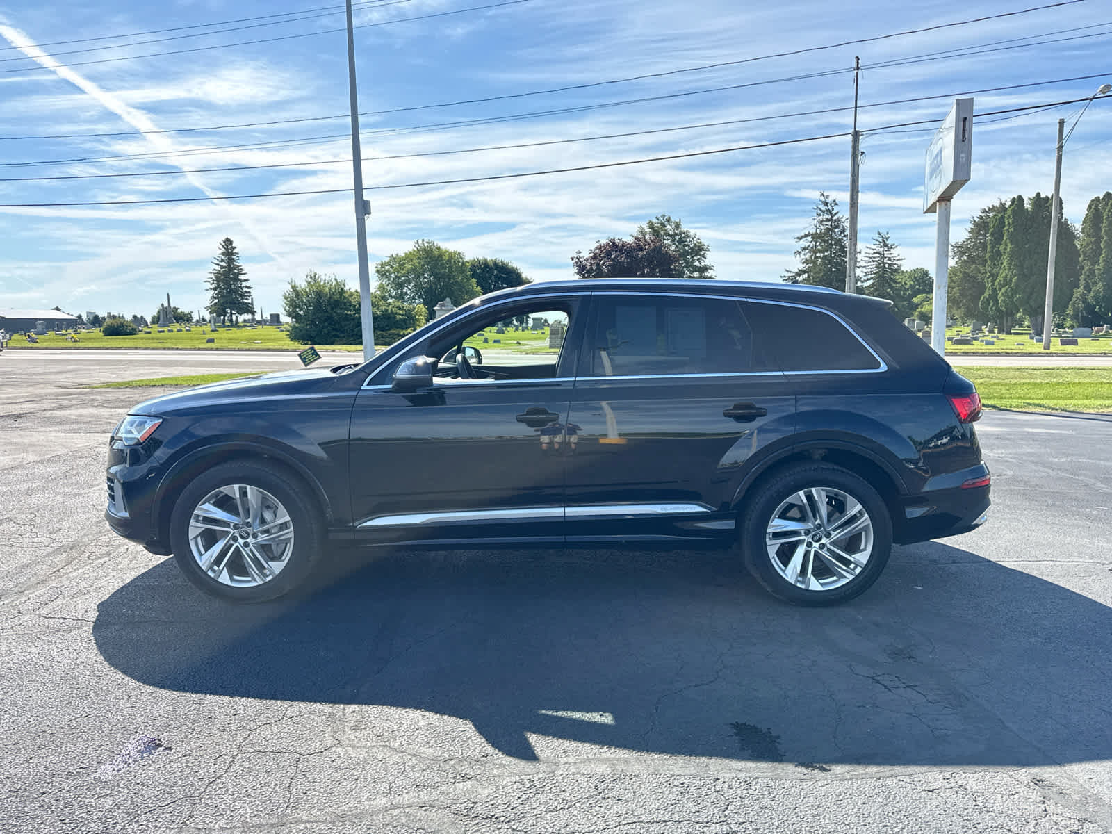 Used 2021 Audi Q7 2.0T Premium Plus w/ Premium Plus Package AWD/4WD image 2