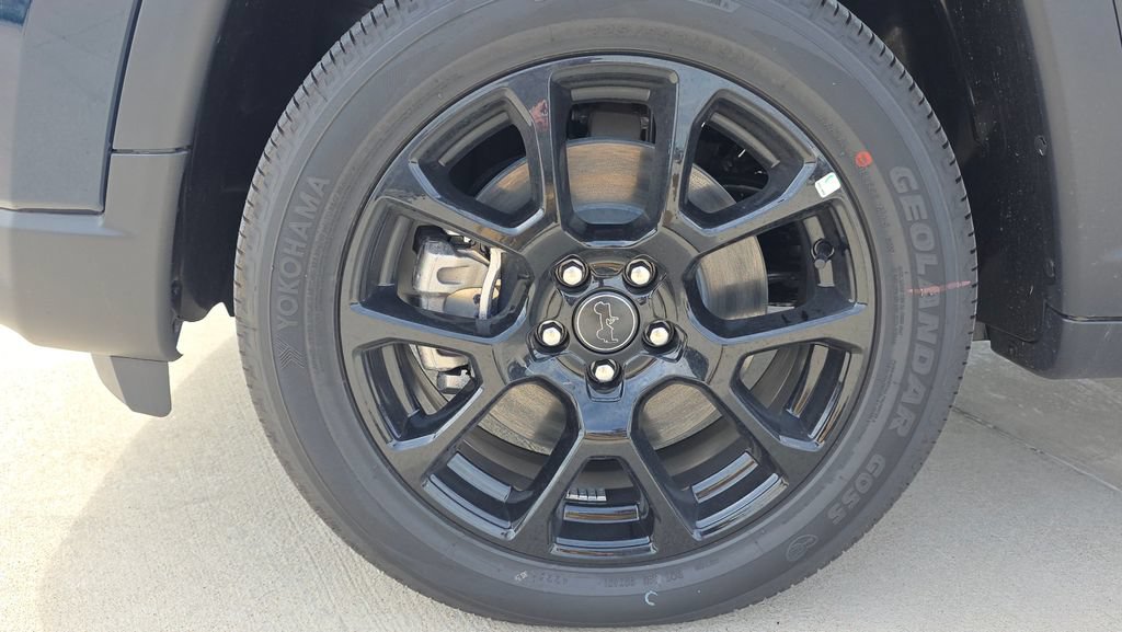 New 2026 Jeep Compass Latitude AWD/4WD image 10