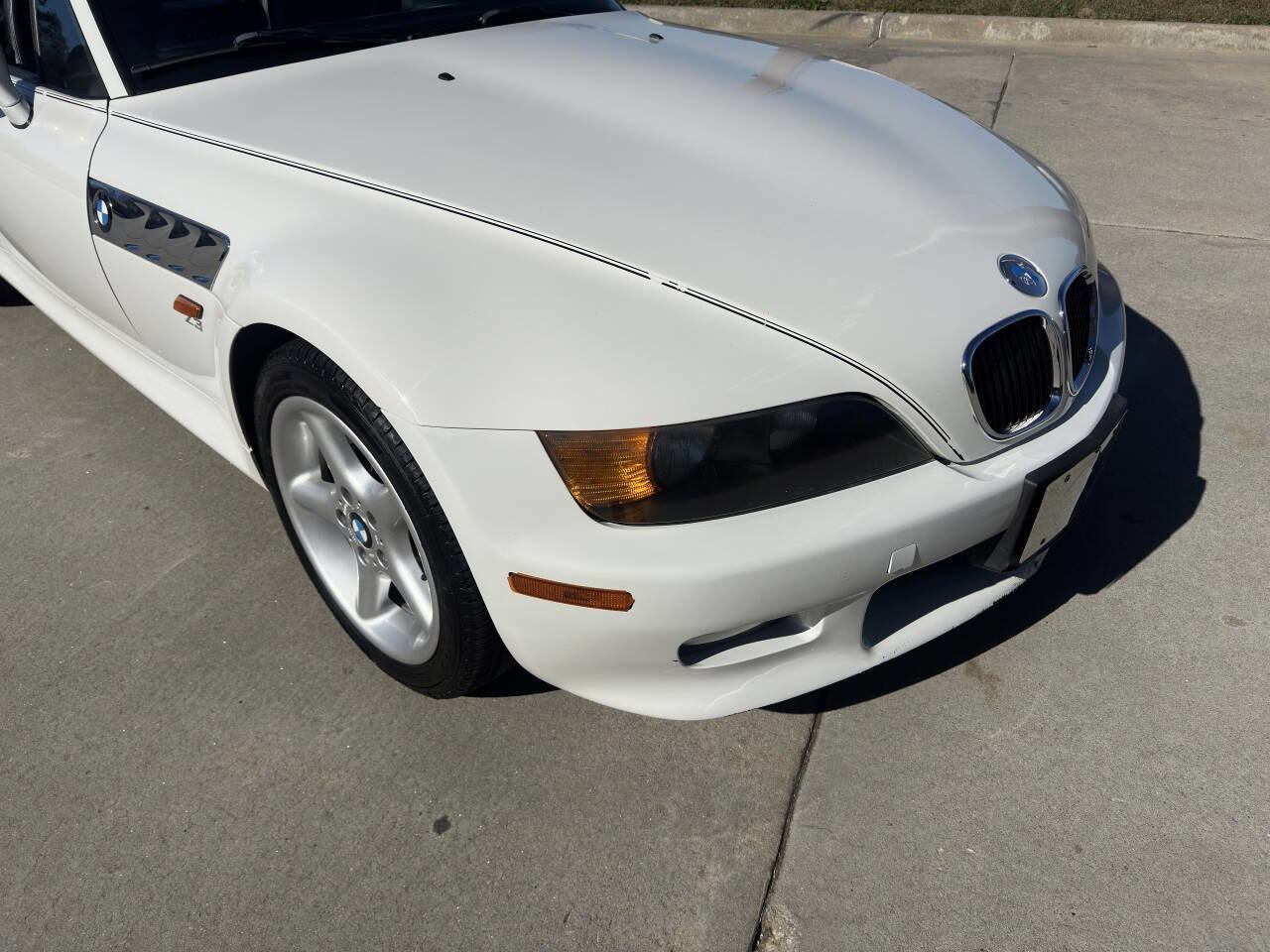 Used 1999 BMW Z3 2.5i image 11