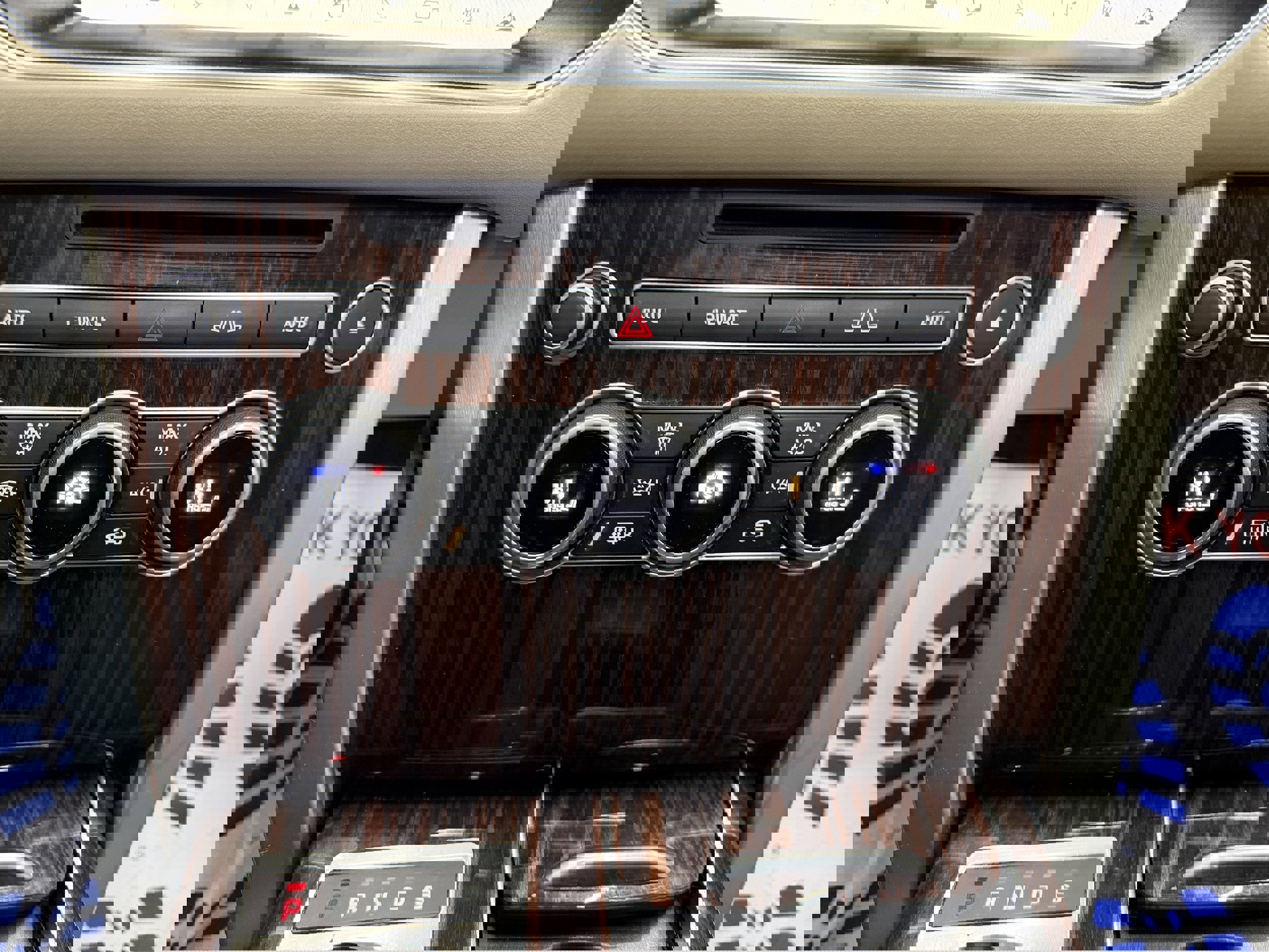 Used 2017 Land Rover Range Rover Supercharged image 19