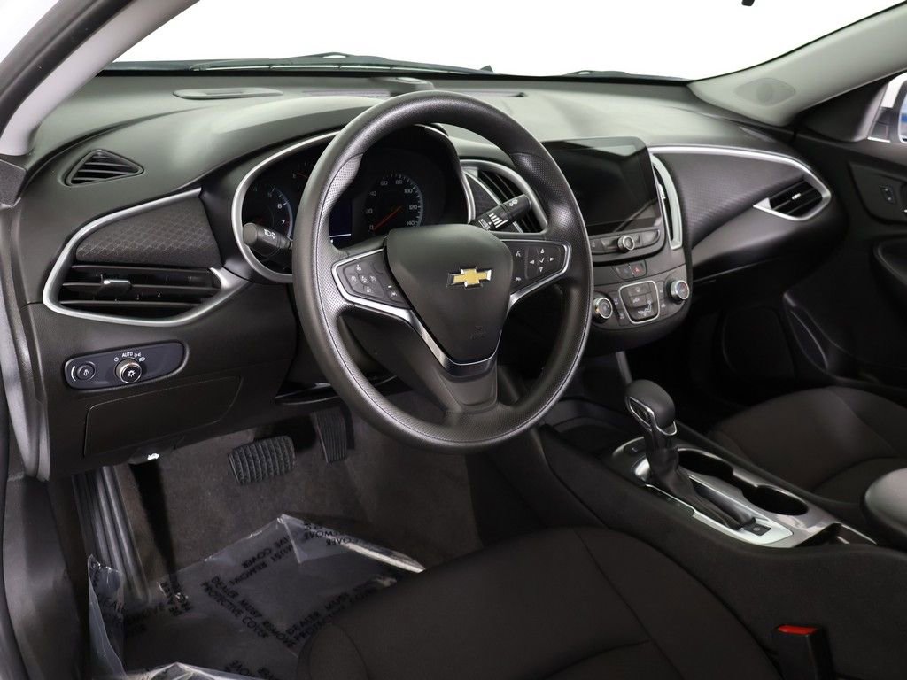 Used 2025 Chevrolet Malibu LS FWD image 25