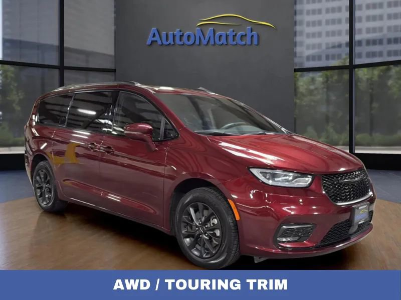 Used 2021 Chrysler Pacifica Touring w/ Uconnect Theater Family Group