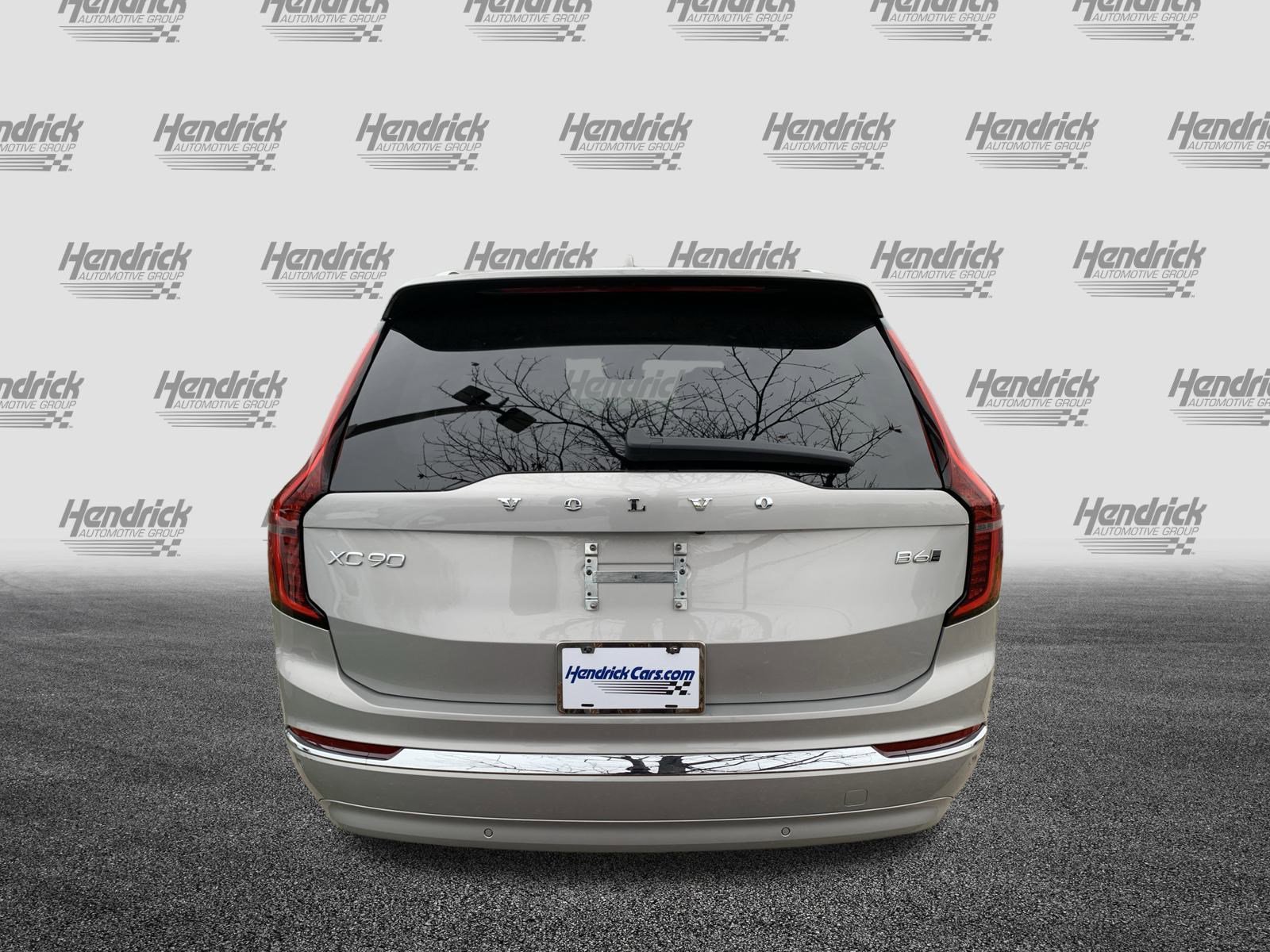 Used 2025 Volvo XC90 B6 Plus image 9