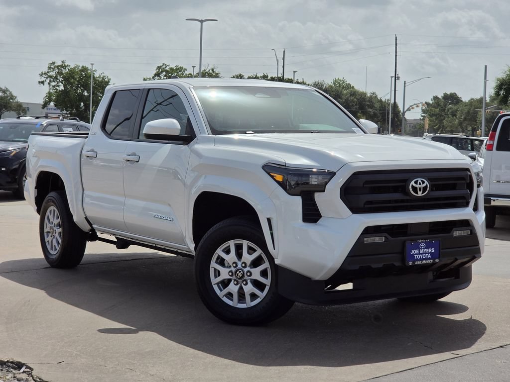Used 2025 Toyota Tacoma SR5 AWD/4WD image 2