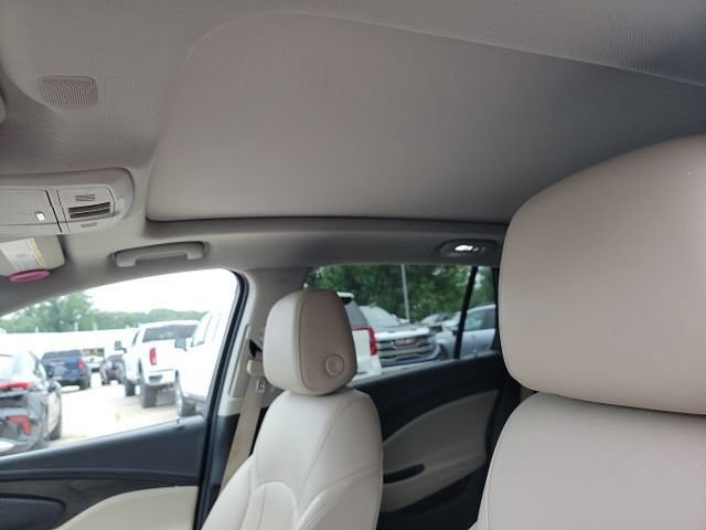 Used 2019 Buick Envision Essence FWD image 10