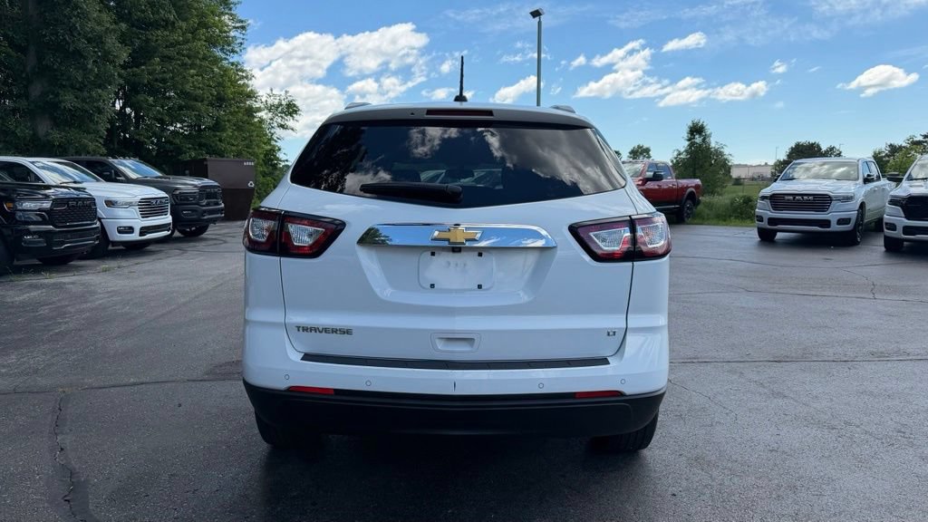 Used 2017 Chevrolet Traverse LT FWD image 8