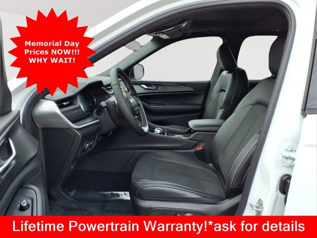 New 2025 Jeep Grand Cherokee L Altitude AWD/4WD image 11