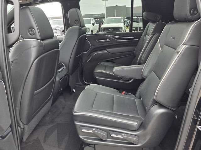 Used 2022 Cadillac Escalade ESV Sport w/ Touring Package AWD/4WD image 13